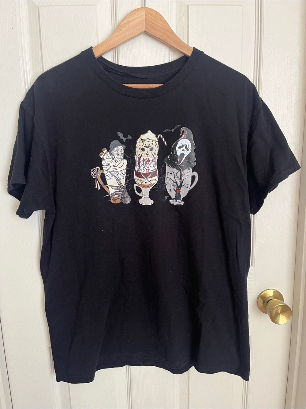 Halloween Women’s Size Large Tee
